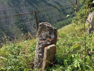 Стела № 4 раннемусульманского кладбища № 2 архитектурного комплекса "Мусийкъонгийкоте"