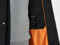 Пуховое полупальто со съемным капюшоном