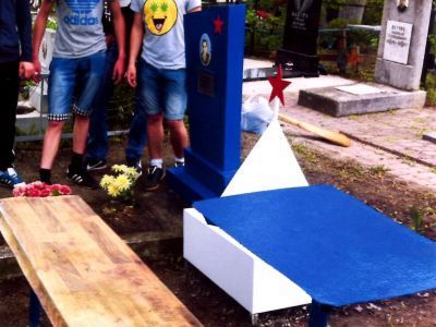 Могила неизвестного советского лейтенанта, погибшего в бою с фашистскими захватчиками