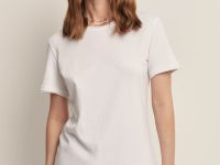 Футболка приталенного силуэта