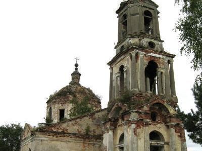 Никитская церковь с иконостасом