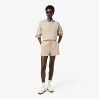 Женские короткие шорты Lacoste
