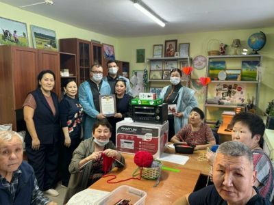 В Якутии волонтеры горнодобывающей компании помогают домам-интернатам