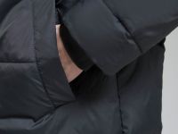 Стеганая куртка с капюшоном и меховой опушкой