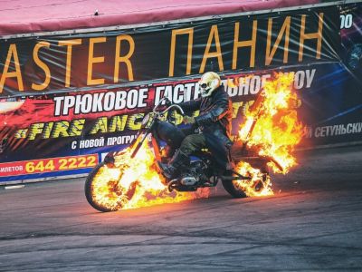 Билеты на Шоу каскадёров мастера Панина «Русский форсаж» (Парк киноприключений «Мастер Панин») / Событие | Афиша | ИнфоТаймс