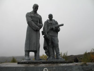 Памятник на братской могиле героев-разведчиков