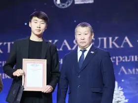 Вклад студентов в тушение лесных пожаров отметили на ректорской ёлке СВФУ