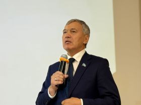 Презентована книга Сергея Вахрина «Тайны якутских фамилий»