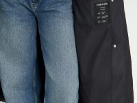 Пуховое пальто с капюшоном и воротником-стойкой