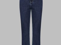 Джинсы зауженного кроя