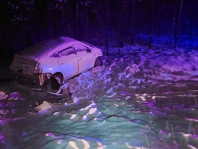 В Якутии иномарка выехала на встречку и столкнулась с автобусом, погибла женщина