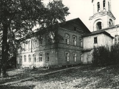 Сосновская школа, где в 1932 - 35 гг. учился Герой Советского Союза Иван Михайлович Желваков