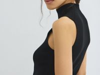 Вязаная майка с воротником-стойкой, Черный