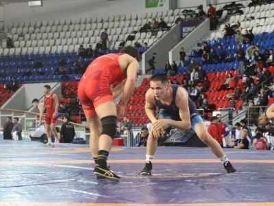 В Якутске стартовал чемпионат России по вольной борьбе памяти Михаила Николаева