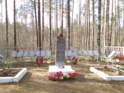 Братская могила советских воинов, погибших в годы Великой Отечественной войны