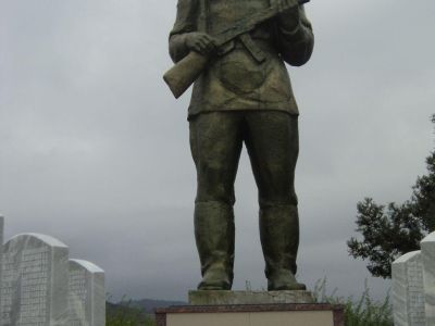 Братская могила 30-ти воинов и 8-ми партизан, погибших в 1942-43 гг.