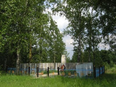 Братская могила воинов Советской Армии, погибших в 1943 г.