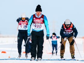 Звезды Олимпийских игр пробежали лыжный марафон с якутянами