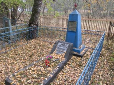 Могила Алксеева Василия Ивановича (1891-1957), командира Бытошской партизанской бригады