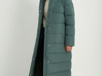 Пуховое пальто прямого силуэта