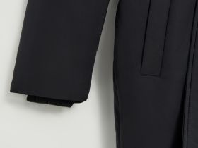 Пуховое пальто с поясом и капюшоном