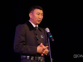 На открытии Декады Олонхо наградили лучших носителей традиционной культуры