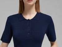 Легкий джемпер-поло приталенного кроя