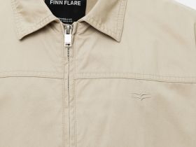 Ветровка из хлопка с отложным воротником