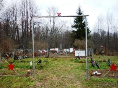 Братское захоронение советских воинов, погибших в 1941-44 гг.