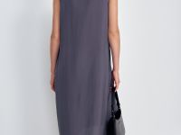 Платье с v-образным вырезом