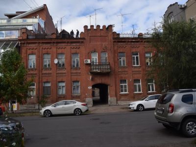 Доходный дом на участке А.Т.Поценковой