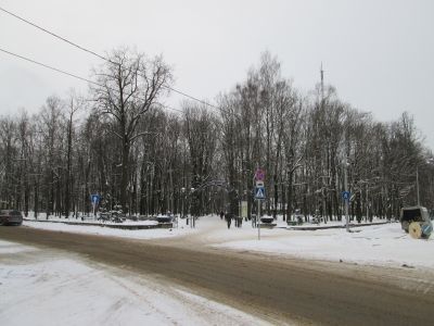 Городской сад им. Глинки ("Блонье"), где в 1905 году проходили демонстрации рабочих, а в октябре 1917 г. состоялось одно из решающих столкновений с силами контрреволюции