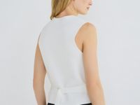 Жилет на пуговицах, Белый