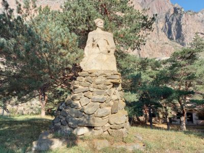 Памятник Герою гражданской войны Калабекову С.З.