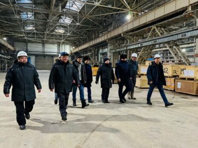 В Якутске и Жатае осмотрели проблемные объекты строительства