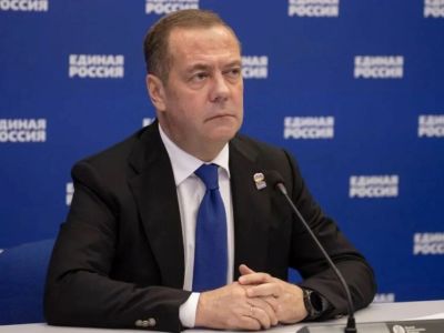 Дмитрий Медведев: «Попытки спрятать партийный политический статус будут жестко пресекаться»