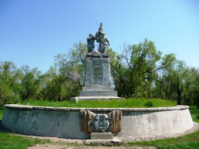 Братская могила красноармейцев, погибших  летом  1918 г. при обороне Орска от белогвардейцев