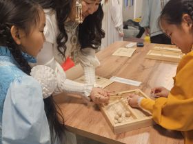 В SMART-библиотеке Якутска открыли стенд Николаю Неустроеву и центр изучения родного языка