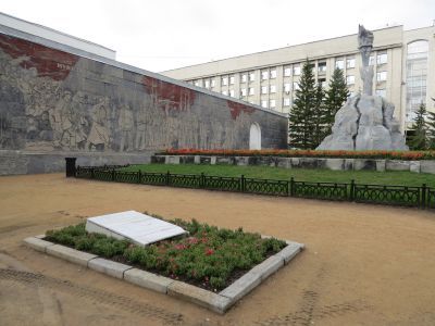 Мемориальный сквер павших в годы Гражданской войны