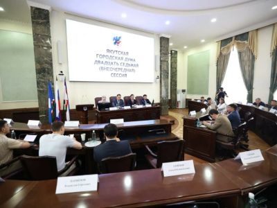 Депутаты приняли отставку главы Якутска Евгения Григорьева