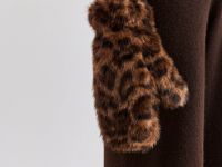 Коричневые меховые варежки Глория Джинс
