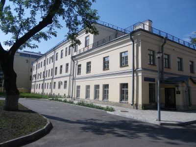 Перестройка главного здания больницы и 2-этажная пристройка для паровых котлов