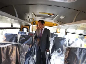 Новые автобусы получили образовательные учреждения Якутии перед Днем знаний