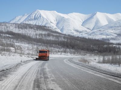 Водителей призвали к бдительности на трассах «Вилюй» и «Колыма» из-за резкой смены погоды