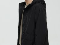 Ветровка с капюшоном свободного силуэта