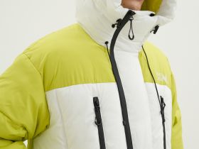 Утепленная куртка с контрастной отделкой