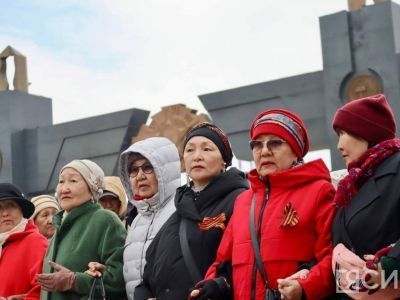 Фото: почти три часа длился «Осуохай Победы» на площади Якутска