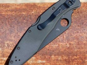 Складной нож Spyderco Police, сталь VG-10, рукоять алюминий, черный