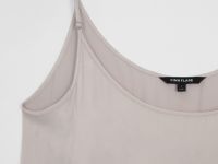 Атласное платье макси с боковым разрезом