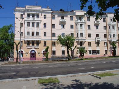 Жилой дом руководящего состава УМГБ по Хабаровскому краю", архитектор Б.Т.Герман